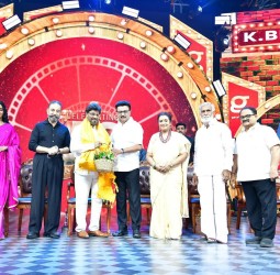 இயக்குநர் பாக்யராஜை முதல்வர் ஸ்டாலின் வாழ்த்தினார்