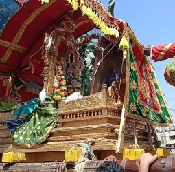 மதுரை மீனாட்சி அம்மன் கோவிலின் தெப்ப திருவிழா