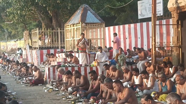 தை மாத அமாவாசை தினத்தை முன்னிட்டு முன்னோர்களுக்கு பொதுமக்கள் பிதுர் தர்ப்பணம்