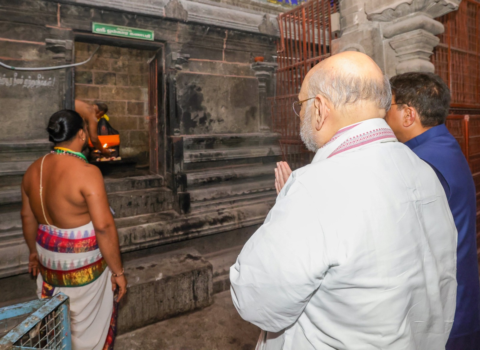 ஜம்புகேஸ்வரர் கோயிலில் மத்திய அமைச்சர் அமித்ஷா பிரார்த்தனை