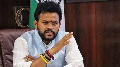 பெரு நகரங்களில் இரு விமான நிலையங்கள் அமைக்க ஏற்பாடு: மத்திய அமைச்சா் தகவல்!