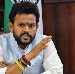 பெரு நகரங்களில் இரு விமான நிலையங்கள் அமைக்க ஏற்பாடு: மத்திய அமைச்சா் தகவல்!