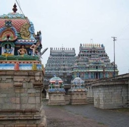 நவகிரகங்கள் அனைத்தும் ஒரே நேர்கோட்டில் நின்று தரிசனம் தரும் திருவாரூர் கோயிலுக்கு ஒரு பயணம்