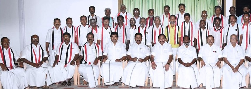 அதிமுகவில் பொதுச் செயலாளர் எடப்பாடி பழனிசாமி முன்னிலையில் இணைந்தனர்