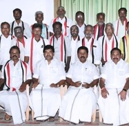 அதிமுகவில் பொதுச் செயலாளர் எடப்பாடி பழனிசாமி முன்னிலையில் இணைந்தனர்