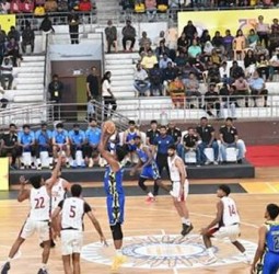 தேசிய சீனியா் கூடைப்பந்து: இறுதிச் சுற்றில் தமிழகம்-ரயில்வே ஆடவா்