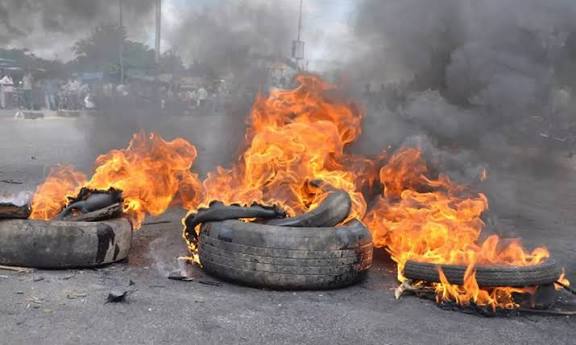 போகி பண்டிகை; பிளாஸ்டிக், டயர்களை எரிக்க வேண்டாம்: சென்னை விமான நிலைய ஆணையம் வேண்டுகோள்