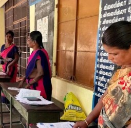 வாக்காளர் சேர்ப்பு சிறப்பு முகாமை ஆய்வு