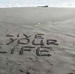 வாழ்க்கை வாழ்வதற்கே..