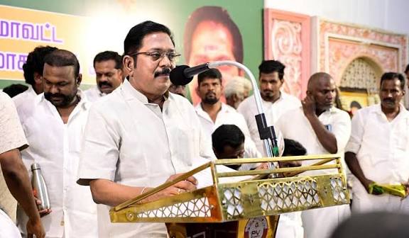 அதிமுக ஊழல் கட்சி என்றால் செங்கோட்டையனை எதற்காக சேர்த்தார்?” - விஜய்க்கு தினகரன் கேள்வி