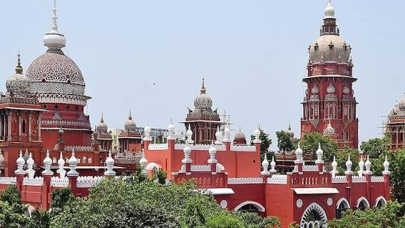 கால்நடை ஆய்வாளர் பணிக்கான கல்வித்தகுதி அரசாணை, டிஎன்பிஎஸ்சி அறிவிப்பாணை ரத்து: ஐகோர்ட் உத்தரவு