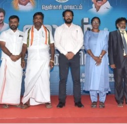 சுரண்டை காமராஜர் அரசுகலை,அறிவியல் கல்லூரியில் மாணவ, மாணவிகளுக்கு மடிக்கணினி