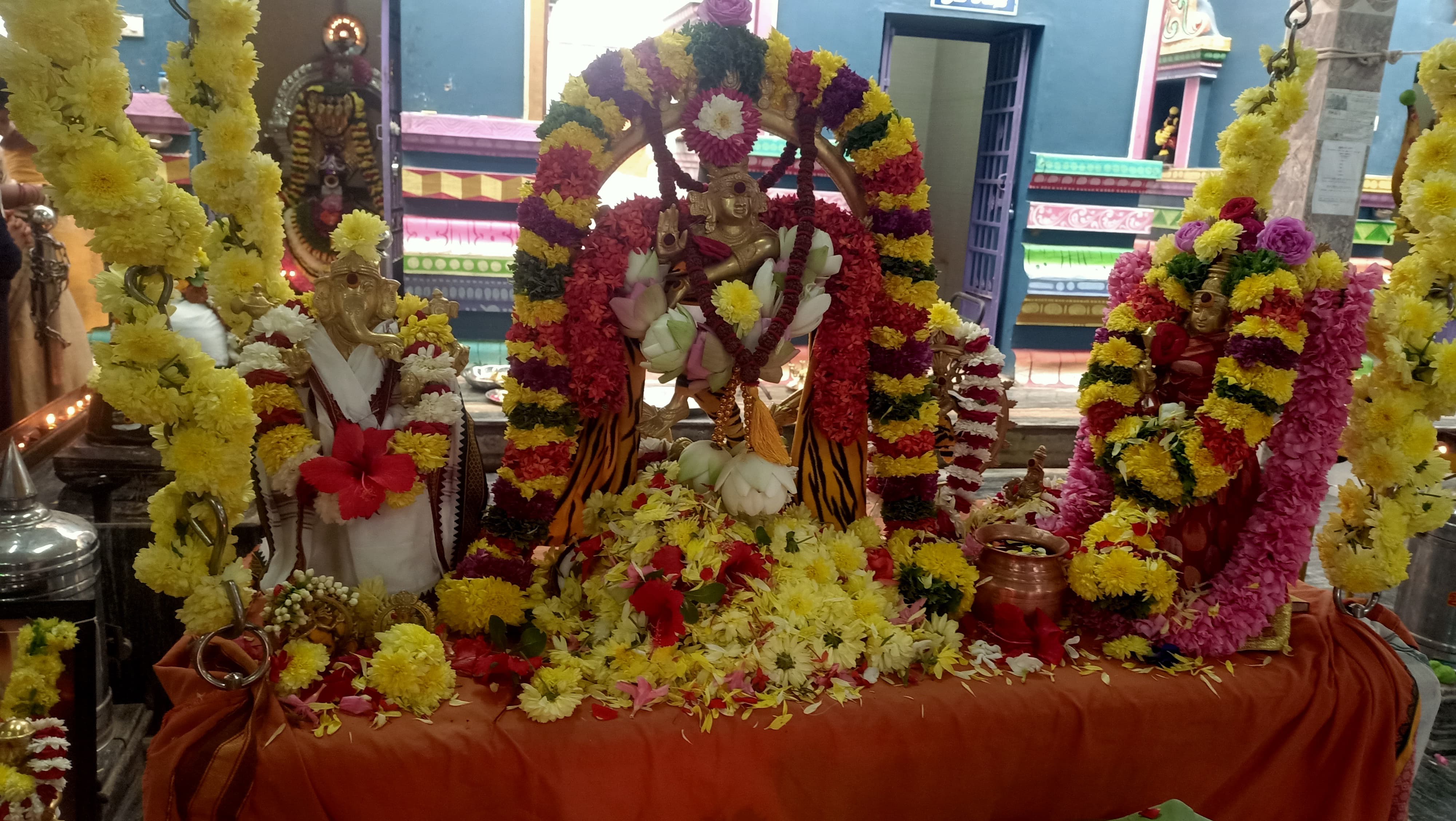 ஆருத்ரா தரிசனம் காட்டும் நடராஜர் சிவகாமி