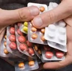 சென்னையில் போதை மாத்திரை விற்றதாக பெண் போலீசின் கணவர், டாக்டர் கைது