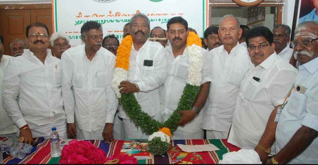 திருநெல்வேலி மாநகர் மாவட்ட காங்கிரஸ் தலைவராக ராமேஸ்வரனும், கிழக்கு மாவட்ட காங்கிரஸ் தலைவராக வி.பி. துரை