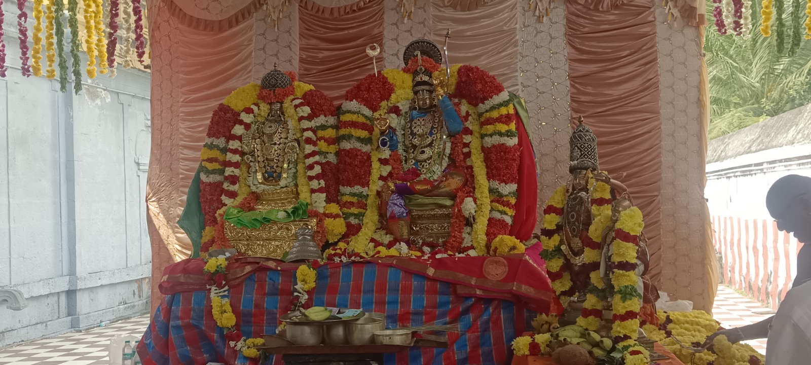 உலக நன்மைக்காக ஸ்ரீ லட்சுமி குபேர மஹா ஹோமம்