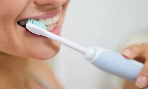 இரவில் பல் துலக்குவது என்பது ரொம்ப ரொம்ப முக்கியம்.